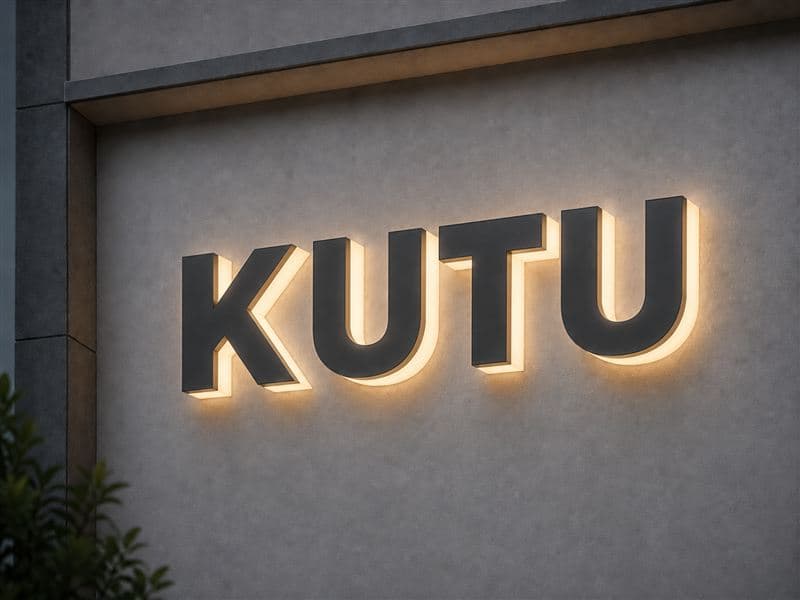 Seitenleuchtende 3D-Buchstaben mit seitlichem Lichtband